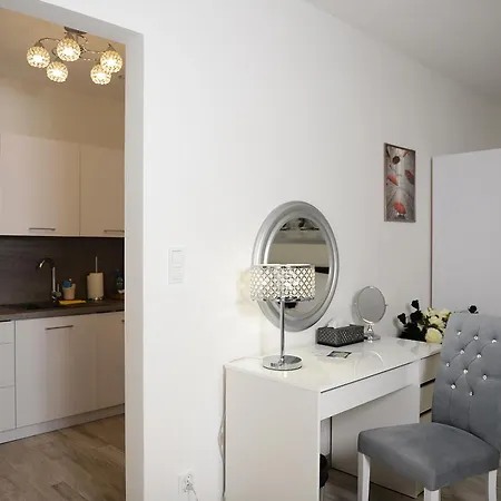 아파트 Mysliwska - Biznes 코잘린